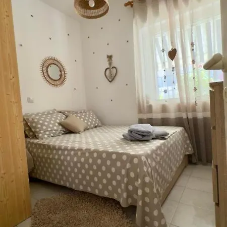 דירה Fay's Paradise פוליכרונו