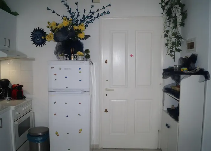 Fay's Paradise Apartament *