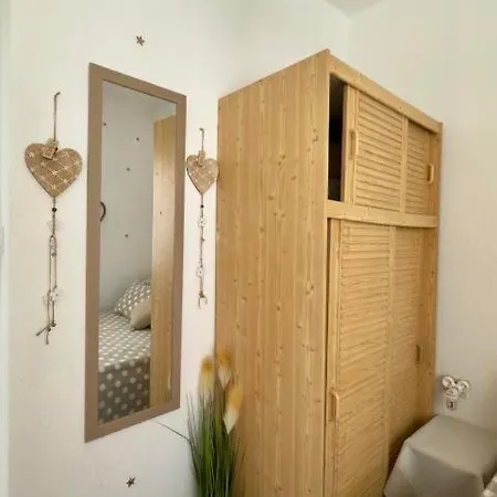 Apartman Fay's Paradise Políhrono